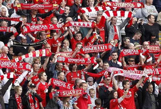 17岁天才卡尔展现极强潜力，德甲首秀表现亮眼，凭借出色技术和风格成为焦点。（17岁新星卡尔德甲处子秀惊艳，凭精湛脚法与独特风格抢尽风头）