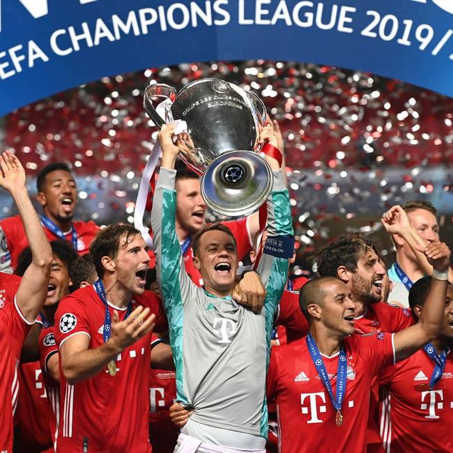 库里发布圣诞庆祝短片，穿的还是UA鞋（库里晒圣诞庆祝视频，脚上仍是UA战靴）