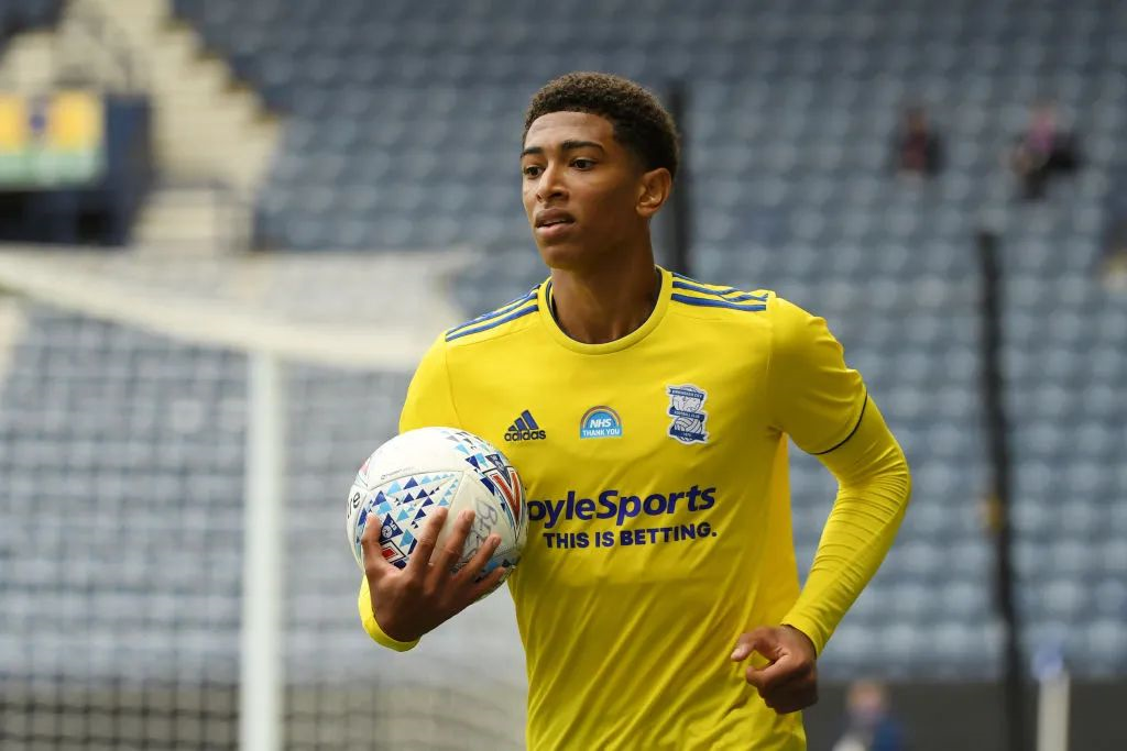 决赛百发百中！中国21岁姑娘创造历史，一举打破美国队垄断