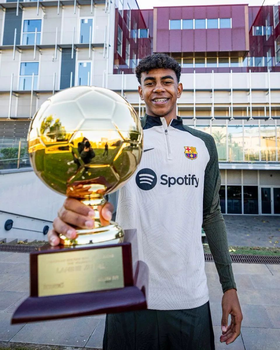 欧冠淘汰赛前瞻：拜仁客战巴黎,（欧冠淘汰赛前瞻：拜仁客场挑战巴黎）