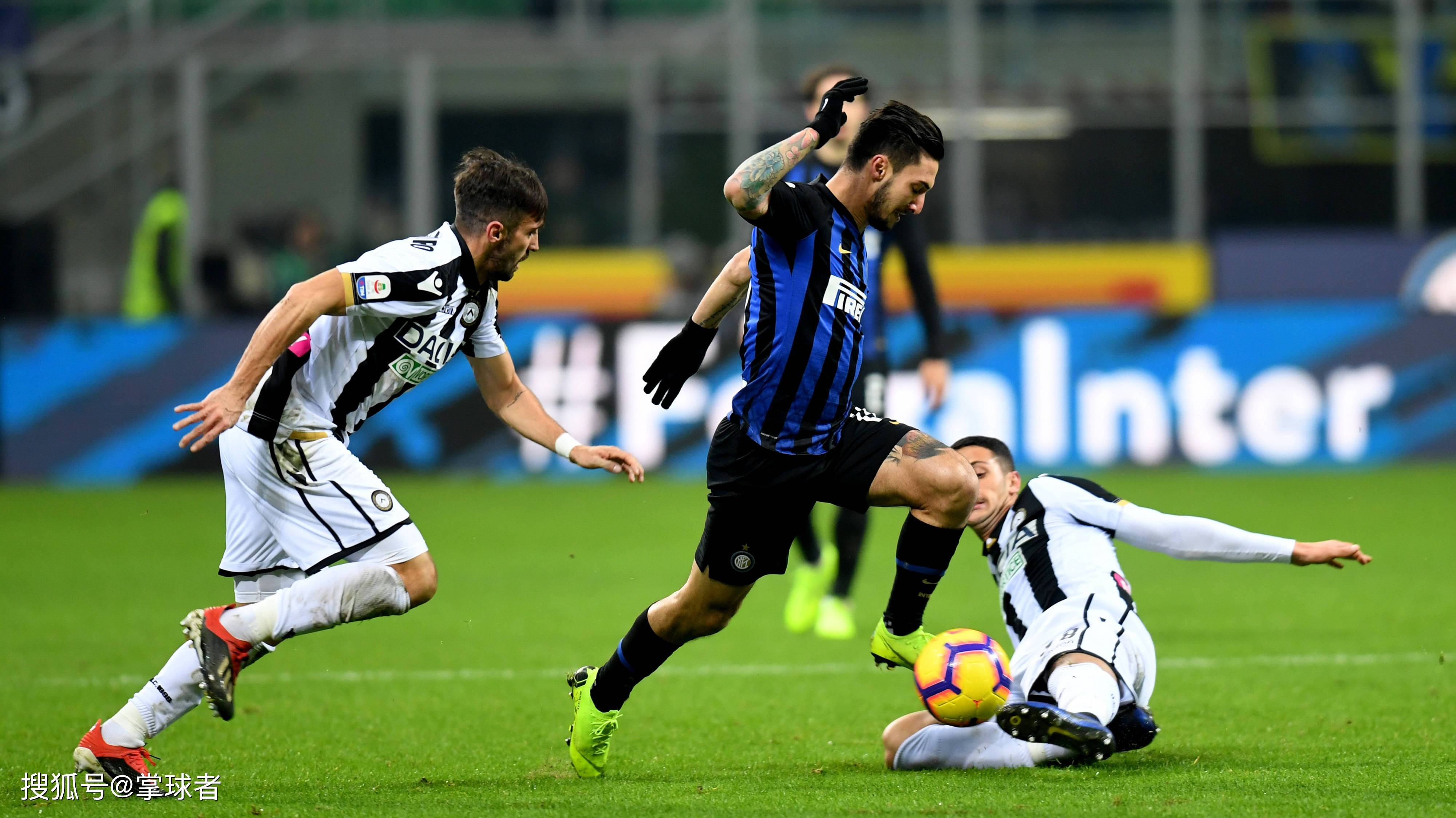 40岁前曼城队长费尔南迪尼奥自宣退役，球员生涯23年赢得30冠（40岁前曼城队长费尔南迪尼奥宣布挂靴，23年职业生涯斩获30冠）