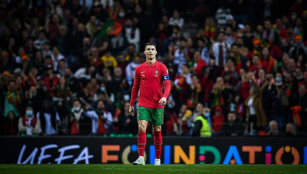 德甲半场：卡尔破门，波图尔斯基扳平，拜仁1-1美因茨（半场战报：卡尔先拔头筹，波图尔斯基扳平，拜仁暂1-1战平美因茨）