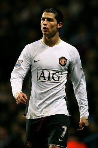 TA：利物浦的埃利奥特需要做出改变，德甲或许是完美之选（TA：利物浦埃利奥特亟需改变，德甲或为最佳选择）