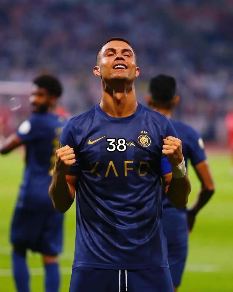 喀麦隆体育部长与足协主席埃托奥决裂，前者指责后者操纵选举（喀麦隆体育部长与足协主席埃托奥关系破裂，指控其操纵选举）